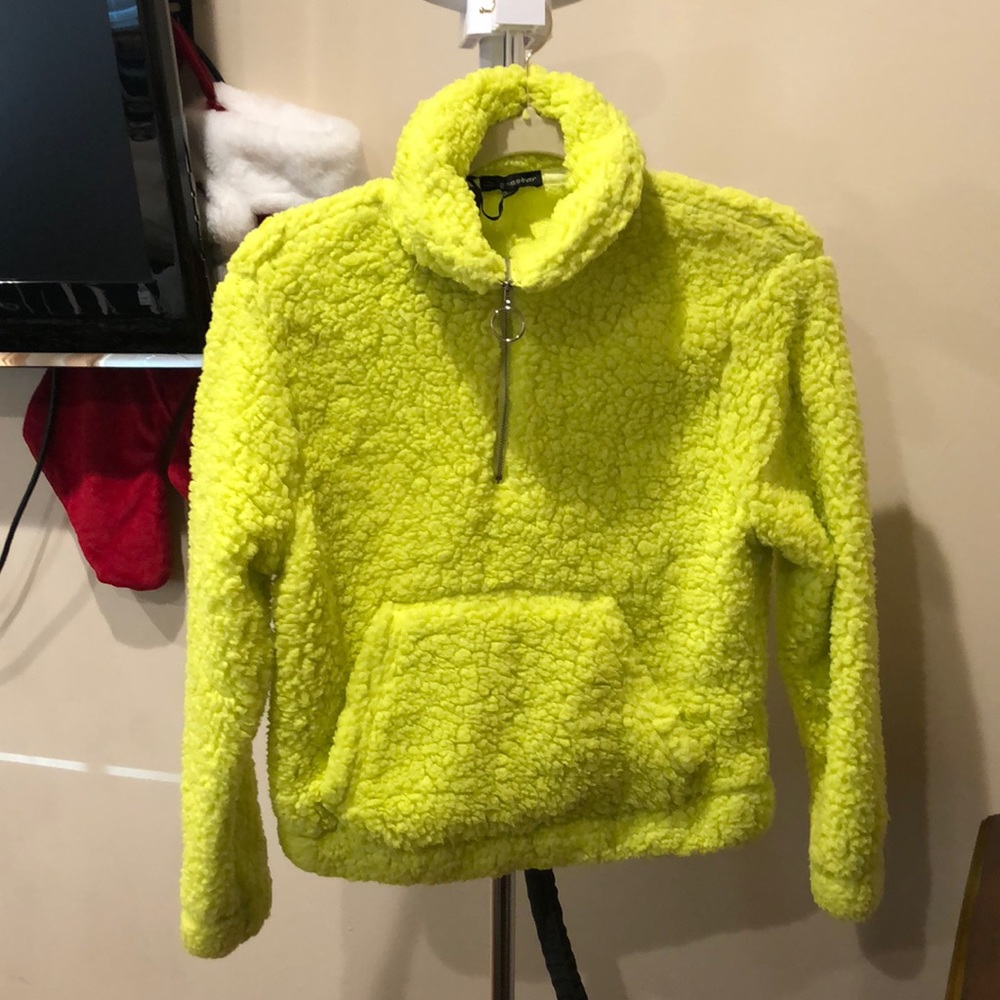 🤩🤩🤩Stylish Neon Yellow Sweater